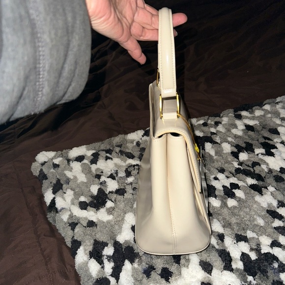 Givenchy top handle handbag beige leather gold hardware damaged - Picture 4 of 12